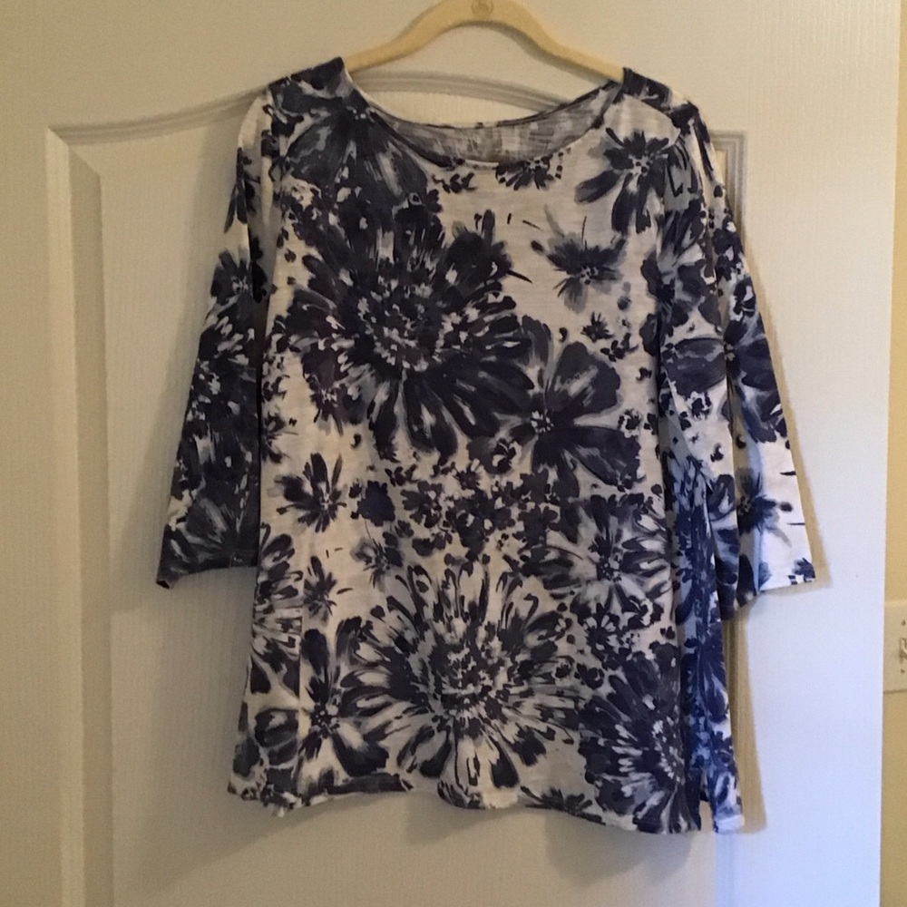 Belle by Kim Gravel Floral Print Tee Top - Denim and White